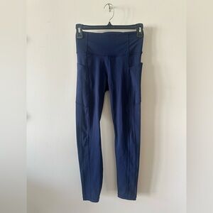 Womens Athleta navy ultimate stash 7/8 tight  Leggings XS nwot